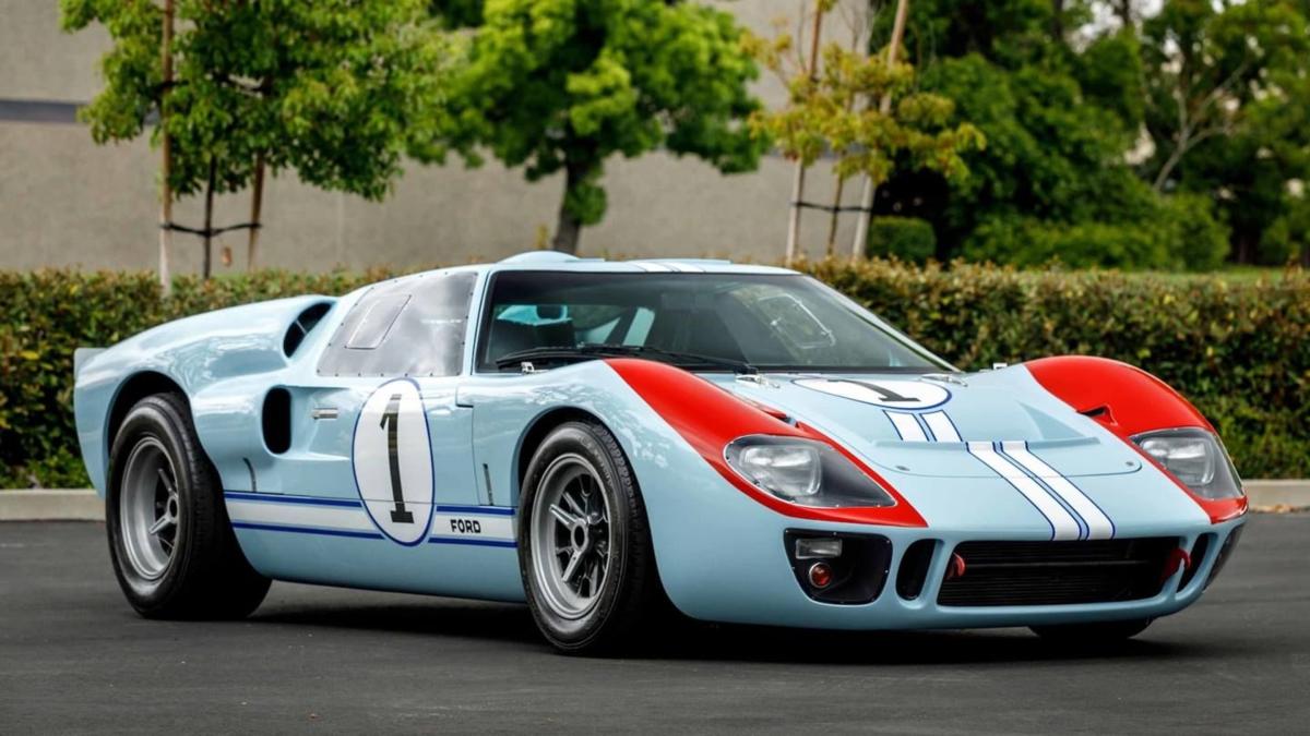 Ford GT40 Race Car