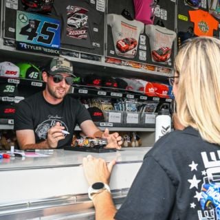 autographs Thumbnail