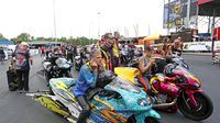 Jerry Savoie waits in the staging lanes during Saturday's qualifying action at the NHRA 4-Wide Nationals presented by Lowes Foods.