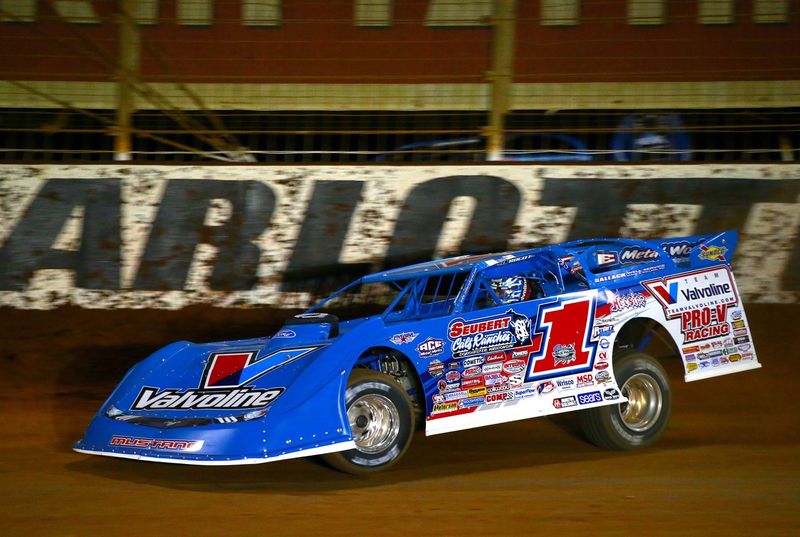 World of Outlaws Craftsman Late Models points leader Josh Richards soared to the top spot in time trials on Thursday during the first day of the Bad Boy Off Road World of Outlaws World Finals at The Dirt Track at Charlotte.